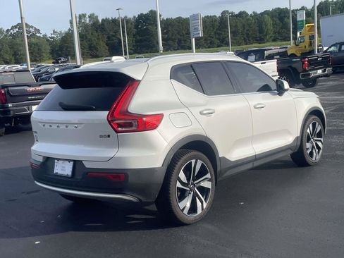 Used 2023 Volvo XC40 B5 Ultimate w/ Climate Package AWD/4WD image 3