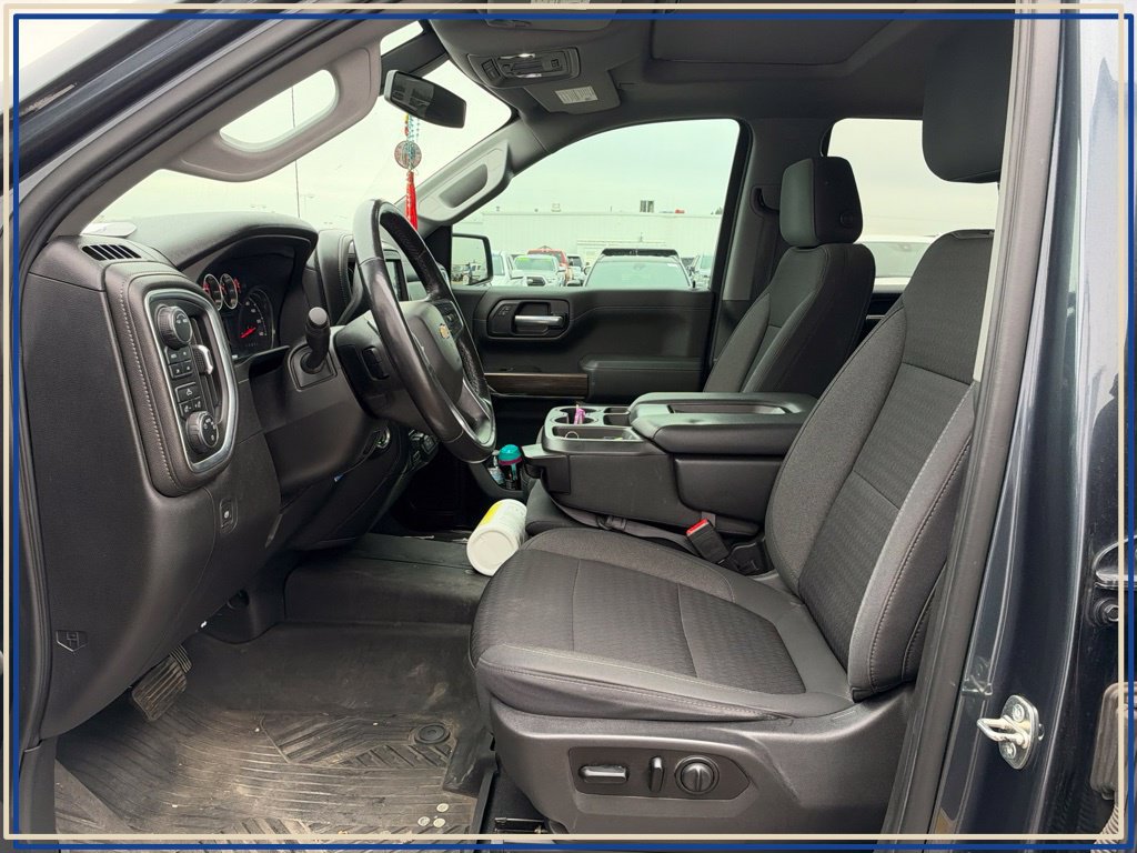 Used 2020 Chevrolet Silverado 1500 LT AWD/4WD image 2