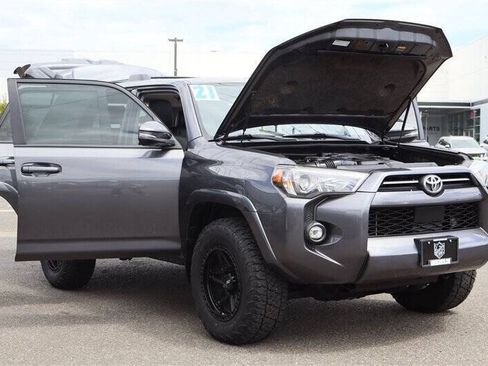 Used 2021 Toyota 4Runner SR5 Premium w/ Moonroof Package AWD/4WD image 38