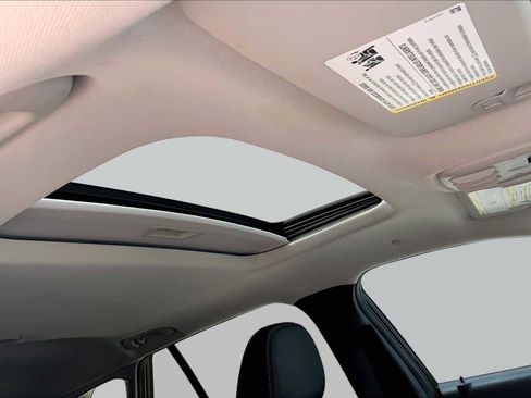 Certified 2024 Chevrolet Trax LT w/ Sunroof Package FWD image 14