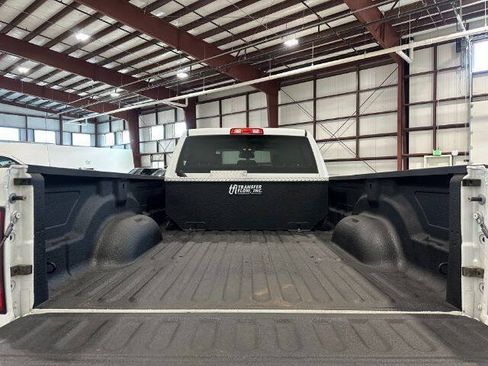 Used 2016 RAM 2500 Tradesman w/ Chrome Appearance Group AWD/4WD image 25