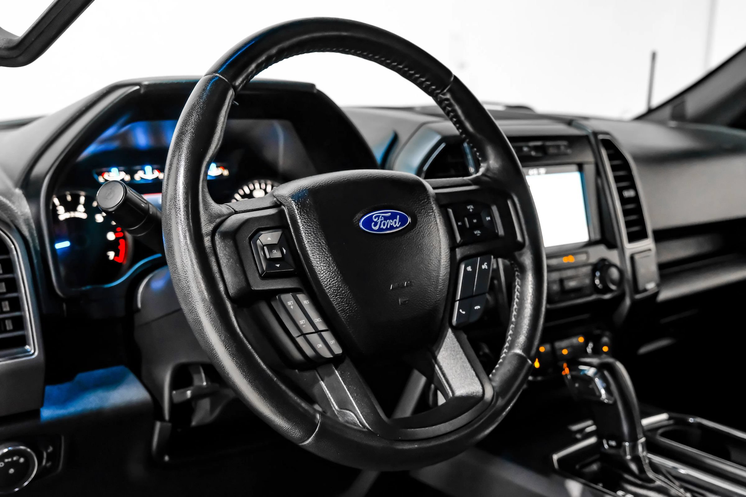 Used 2017 Ford F150 XLT w/ Equipment Group 302A Luxury AWD/4WD image 20