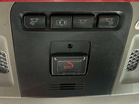 Used 2020 Toyota Camry XLE FWD image 23