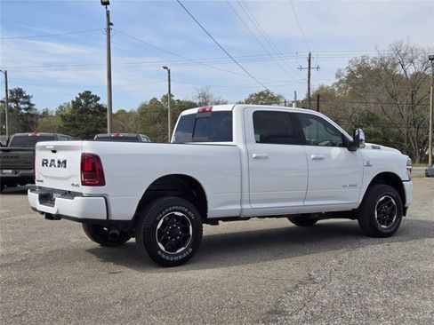 Used 2026 RAM 2500 Laramie AWD/4WD image 16