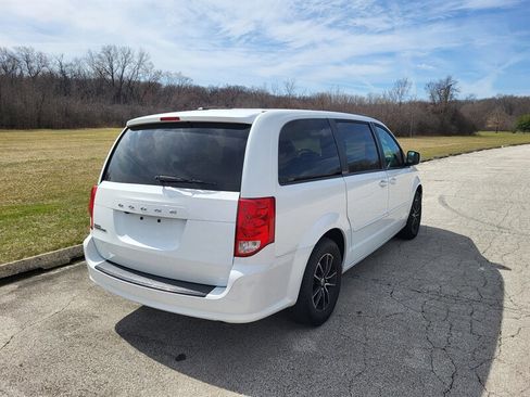 Used 2016 Dodge Grand Caravan SE image 7