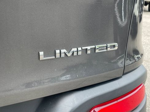 Used 2015 Jeep Cherokee Limited AWD/4WD image 15