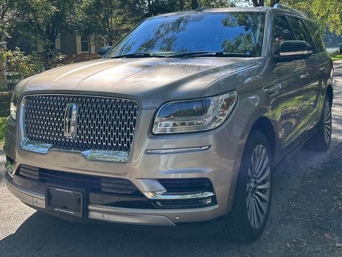 Used 2018 Lincoln Navigator Reserve w/ Technology Package image 2