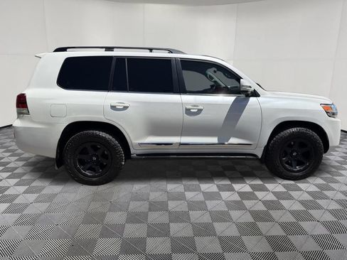 Used 2016 Toyota Land Cruiser AWD/4WD image 10