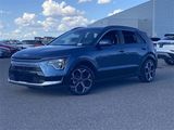 Used 2023 Kia Niro SX Touring image 2