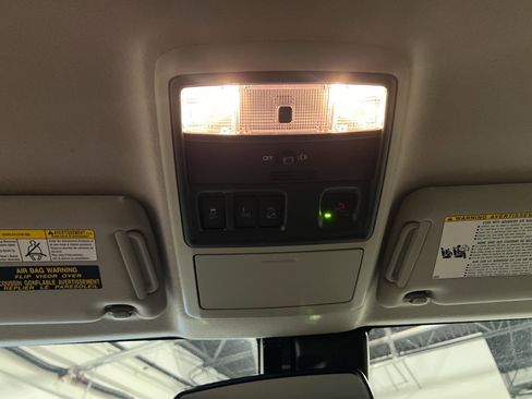 Used 2022 Toyota 4Runner SR5 AWD/4WD image 22