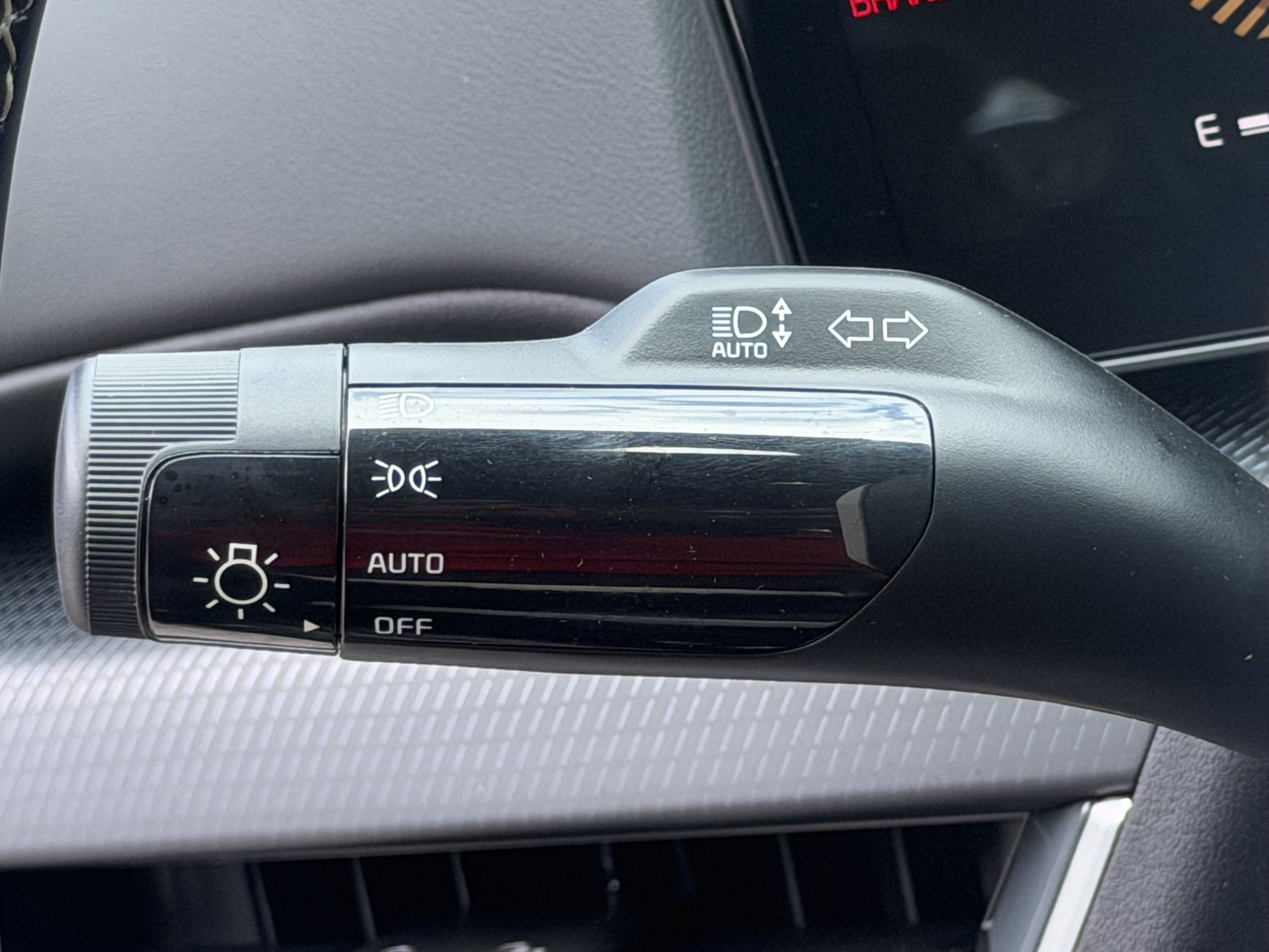 New 2026 Kia K4 EX FWD image 21