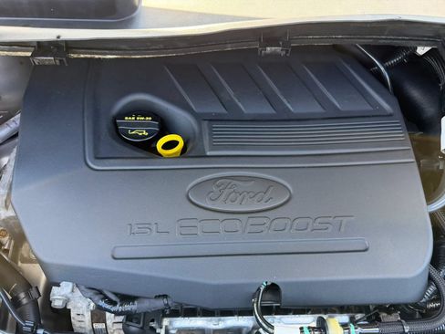 Used 2018 Ford Escape SE w/ SE Sport Appearance Package FWD image 55