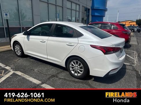 Used 2022 Hyundai Accent SEL FWD image 3
