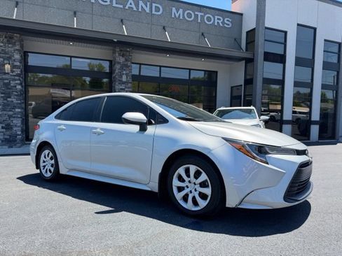 Used 2024 Toyota Corolla LE FWD image 17