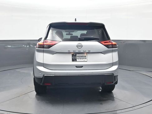 Used 2025 Nissan Rogue S FWD image 6