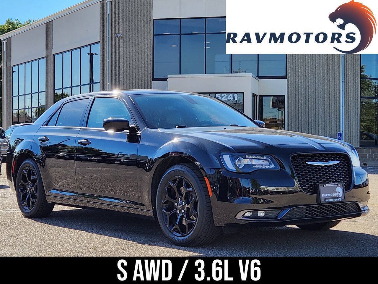 Used 2017 Chrysler 300 S AWD/4WD image 1