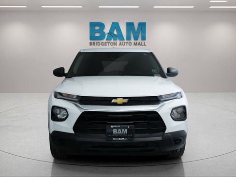 Used 2023 Chevrolet TrailBlazer LS AWD/4WD image 2
