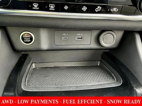 Used 2023 Nissan Rogue SV image 15