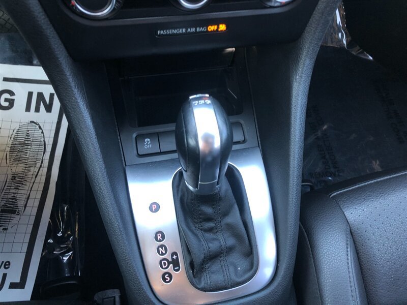 Used 2011 Volkswagen Jetta TDI FWD image 10