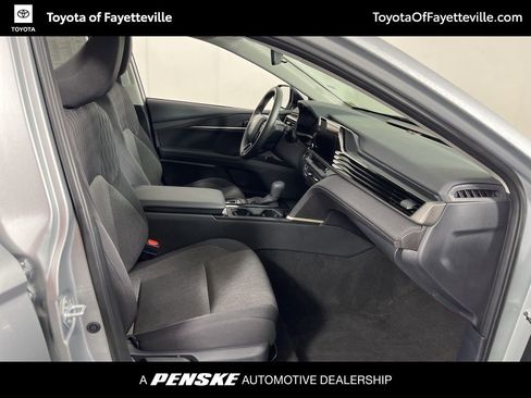 Used 2025 Toyota Camry LE image 6
