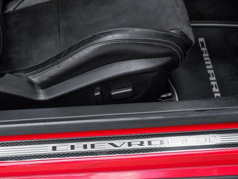 Used 2015 Chevrolet Camaro SS w/ SS Performance Package RWD image 40