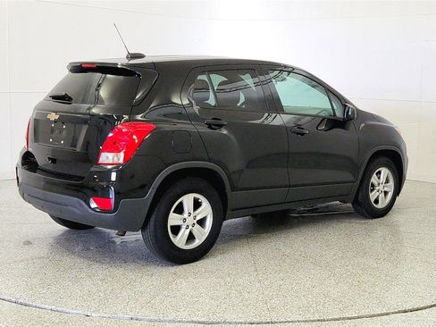Used 2020 Chevrolet Trax LS w/ Tint and Cruise Package FWD image 7