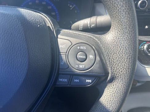 Used 2021 Toyota Corolla LE FWD image 14