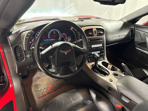 Used 2005 Chevrolet Corvette Coupe w/ Preferred Equipment Group RWD image 6