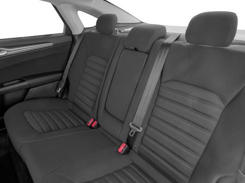 Used 2017 Ford Fusion SE w/ Fusion SE Technology Package FWD image 14