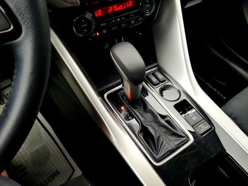 Used 2022 Mitsubishi Eclipse Cross SE FWD image 16