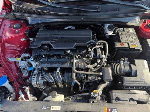 Used 2025 Hyundai Elantra SEL FWD image 14