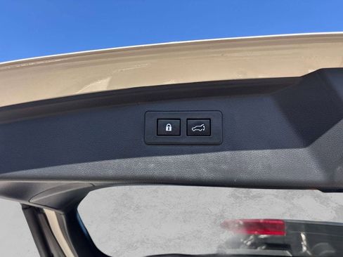 Used 2023 Subaru Outback Touring XT AWD/4WD image 15
