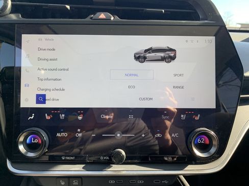 Used 2023 Lexus RZ 450e Premium image 24