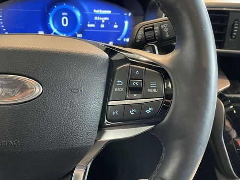 Used 2021 Ford Explorer Platinum w/ Equipment Group 601A AWD/4WD image 39