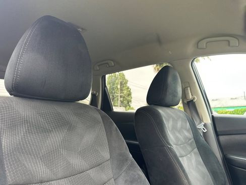Used 2015 Nissan Rogue SV FWD image 22