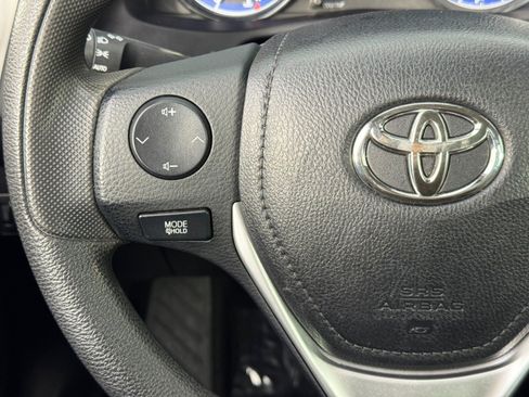 Used 2019 Toyota Corolla LE image 19