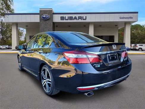 Used 2017 Honda Accord Sport Special Edition image 4