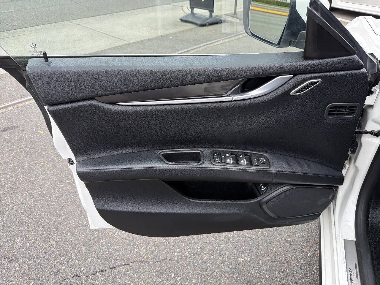 Used 2016 Maserati Ghibli S RWD image 36