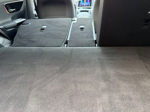 Certified 2025 Mercedes-Benz GLC 300 4MATIC image 17