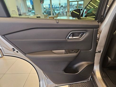 New 2026 Nissan Rogue Platinum image 27