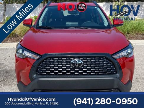 Used 2024 Toyota Corolla Cross LE w/ Moonroof Package FWD image 37