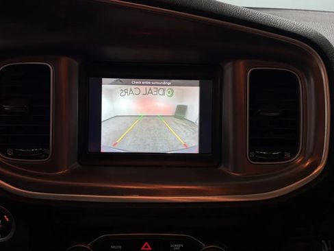 Used 2022 Dodge Charger SXT RWD image 14