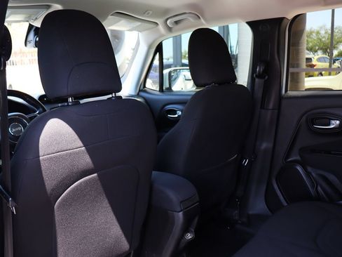 Used 2021 Jeep Renegade Latitude w/ Convenience Group FWD image 31