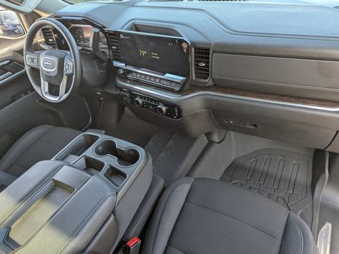Used 2024 GMC Sierra 1500 SLE image 13