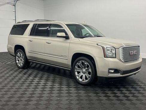 Used 2015 GMC Yukon XL Denali w/ Premium Package image 6