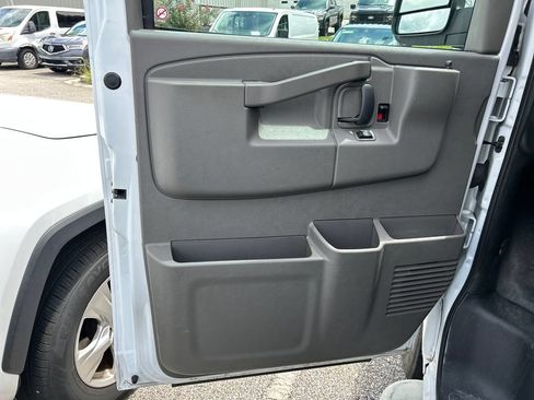 Used 2025 Chevrolet Express 2500 w/ Driver Convenience Package RWD image 9