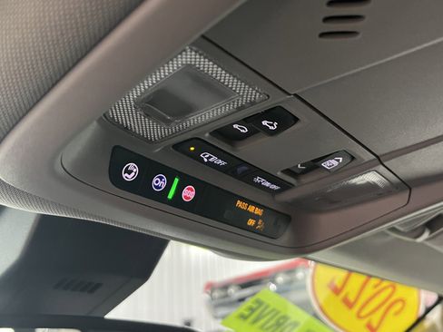 Certified 2022 GMC Terrain SLE w/ Driver Convenience Package AWD/4WD image 15