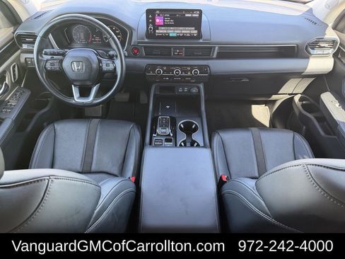Used 2025 Honda Pilot Touring image 10