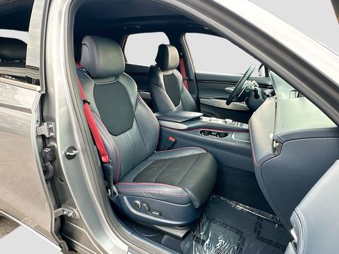 Used 2023 Genesis GV70 2.5T w/ Sport Prestige Package image 30