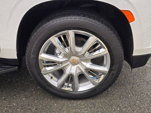 Used 2022 Chevrolet Suburban High Country image 42